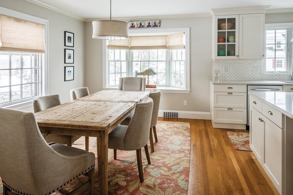 7 Ledgewood Road Newton, MA 02461 - Photo 3 of 12 Gallery Image 3