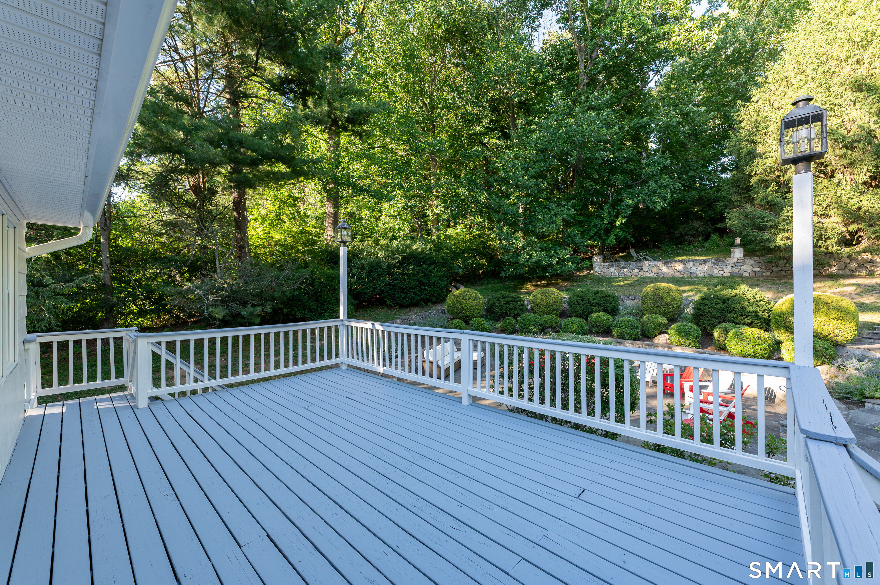 89 Eastover Road Stamford, CT 06905 - Photo 14 of 36