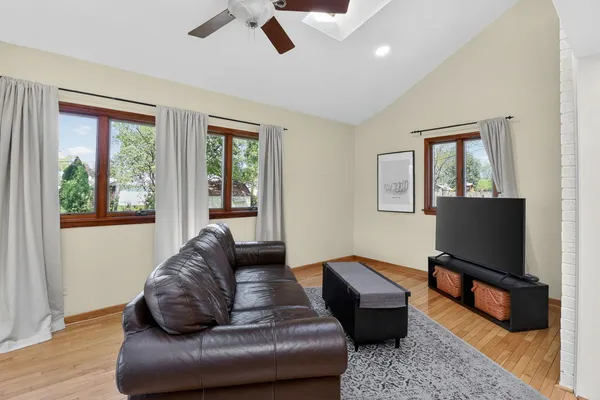 $675,000 | 700 East Turner Avenue, Roselle, IL 60172