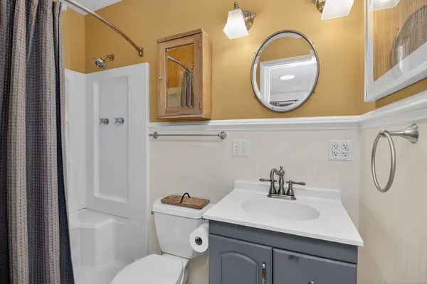 $675,000 | 700 East Turner Avenue, Roselle, IL 60172