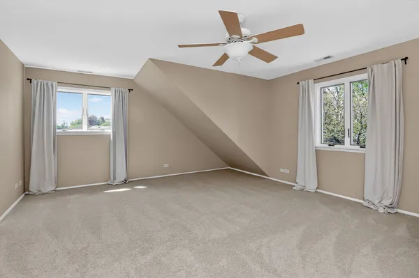 $675,000 | 700 East Turner Avenue, Roselle, IL 60172