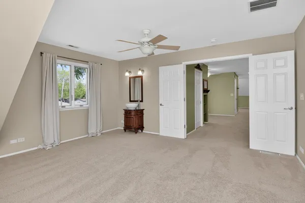 $675,000 | 700 East Turner Avenue, Roselle, IL 60172
