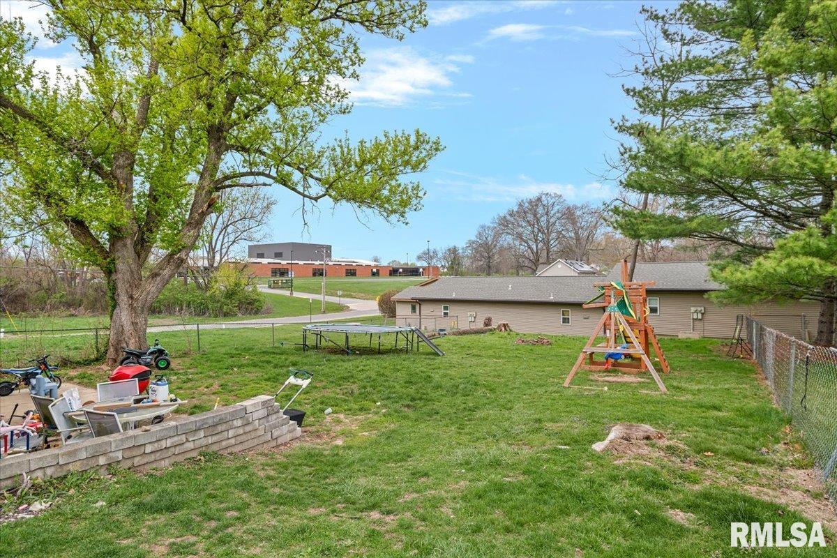 105 East Mill Street Rochester, IL 62563 - Photo 18 of 21