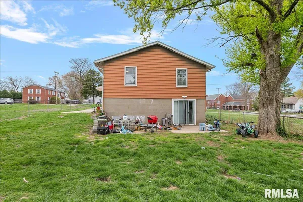 $160,000 | 105 East Mill Street, Rochester, IL 62563