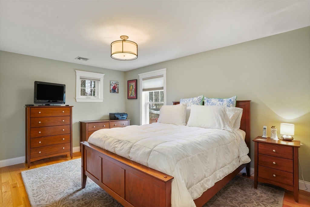 10 Higgins Road Marblehead, MA 01945 - Photo 20 of 30