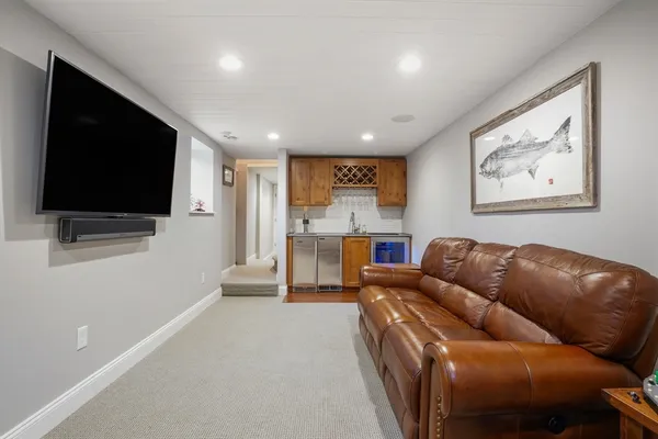 $1,450,000 | 10 Higgins Road, Marblehead, MA 01945