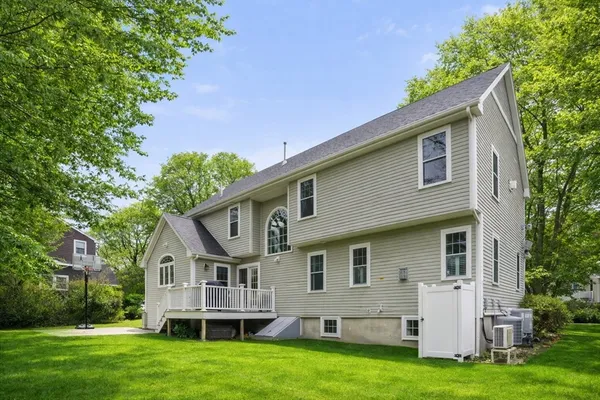 $1,450,000 | 10 Higgins Road, Marblehead, MA 01945