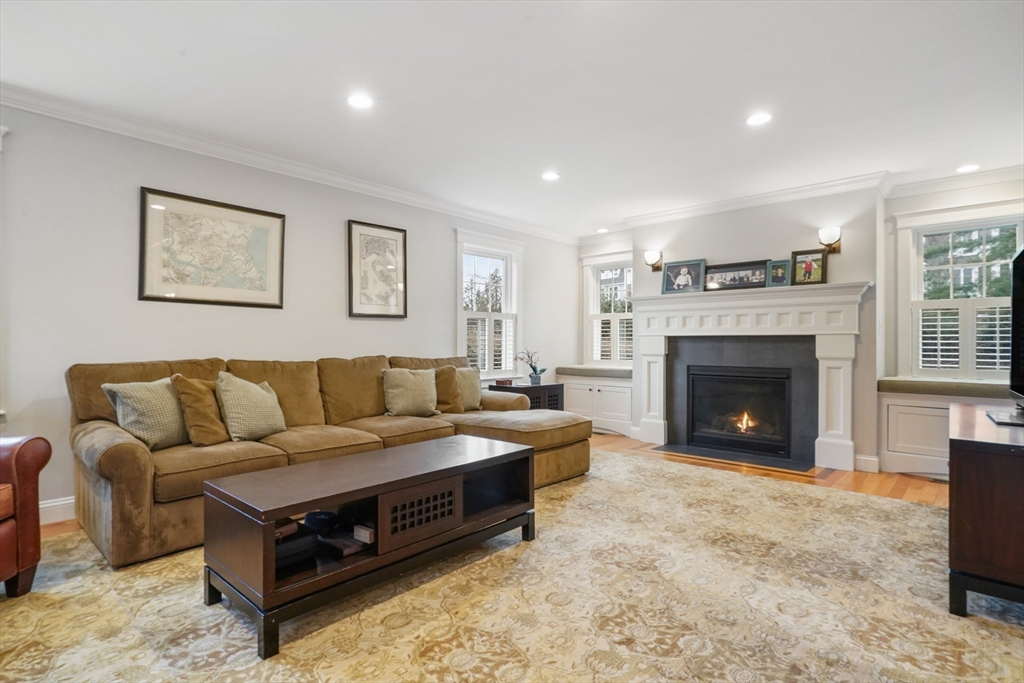 10 Higgins Road Marblehead, MA 01945 - Photo 3 of 30