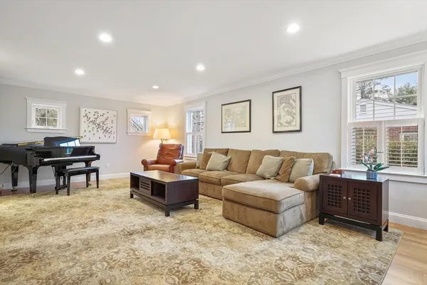 $1,450,000 | 10 Higgins Road, Marblehead, MA 01945