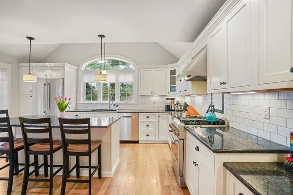 $1,450,000 | 10 Higgins Road, Marblehead, MA 01945