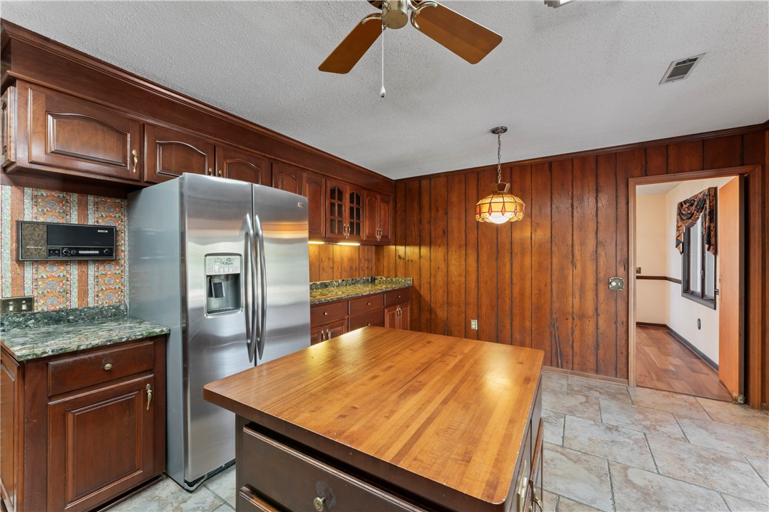 501 Westminster Drive Pendleton, SC 29670 - Photo 14 of 50 Kitchen has Breakfast nook and opens to Dining Room