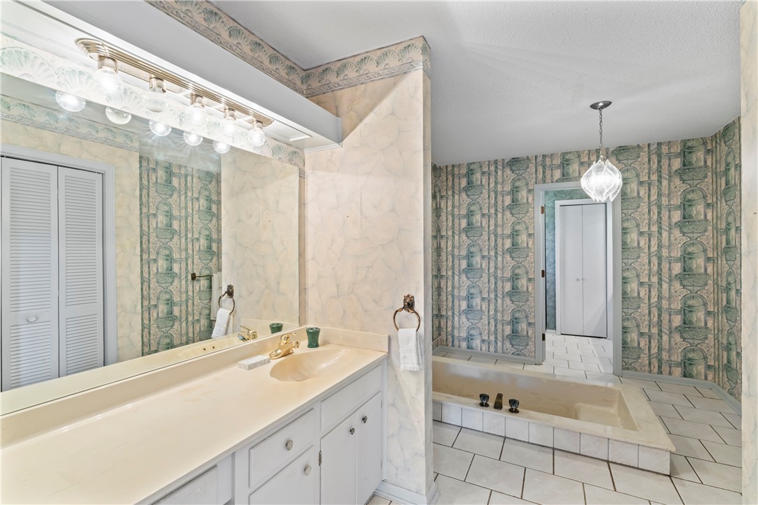 501 Westminster Drive Pendleton, SC 29670 - Photo 28 of 50 Huge Master Bathroom with Sunken Soaking Tub