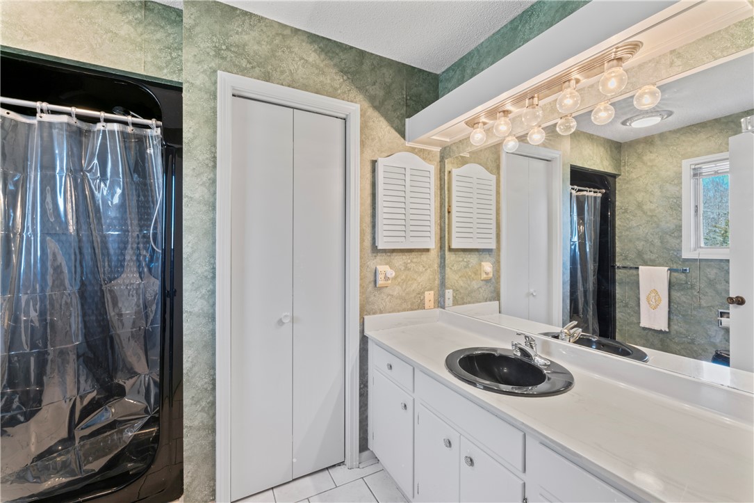 501 Westminster Drive Pendleton, SC 29670 - Photo 31 of 50 Second part of Master Bathroom