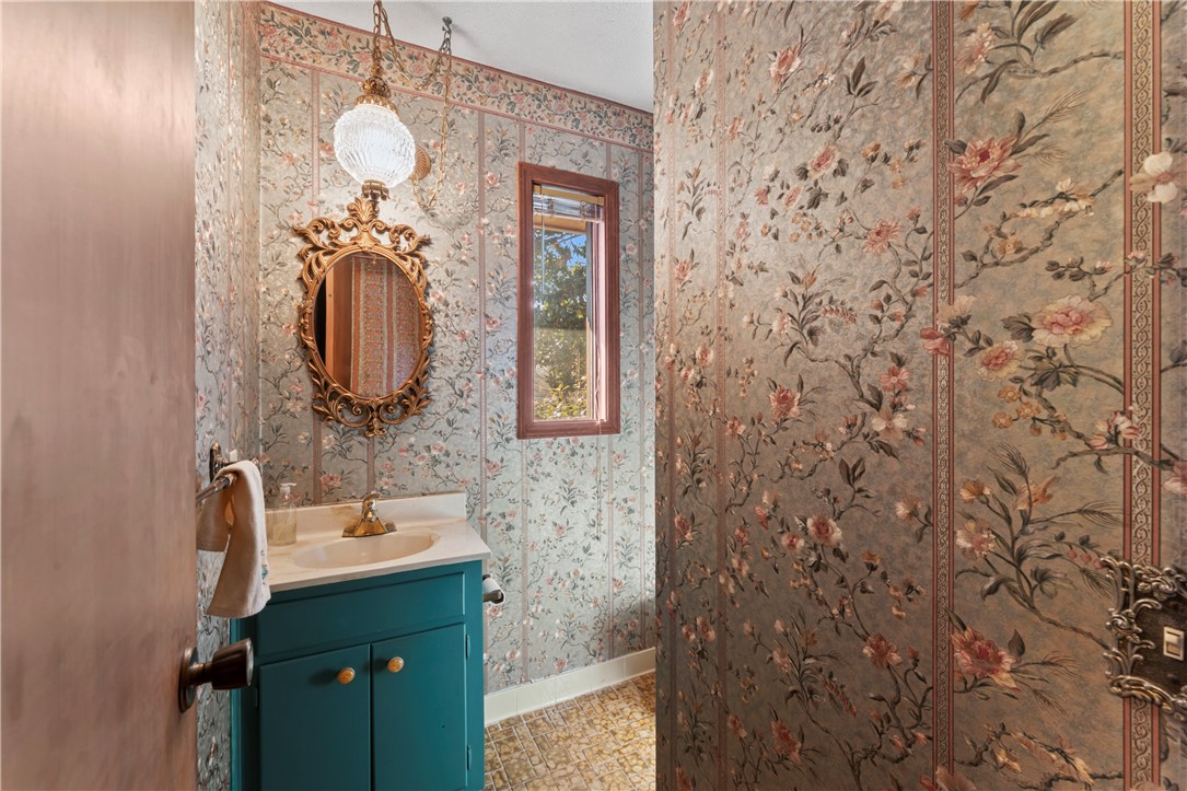 501 Westminster Drive Pendleton, SC 29670 - Photo 10 of 50 Retro Powder Room !