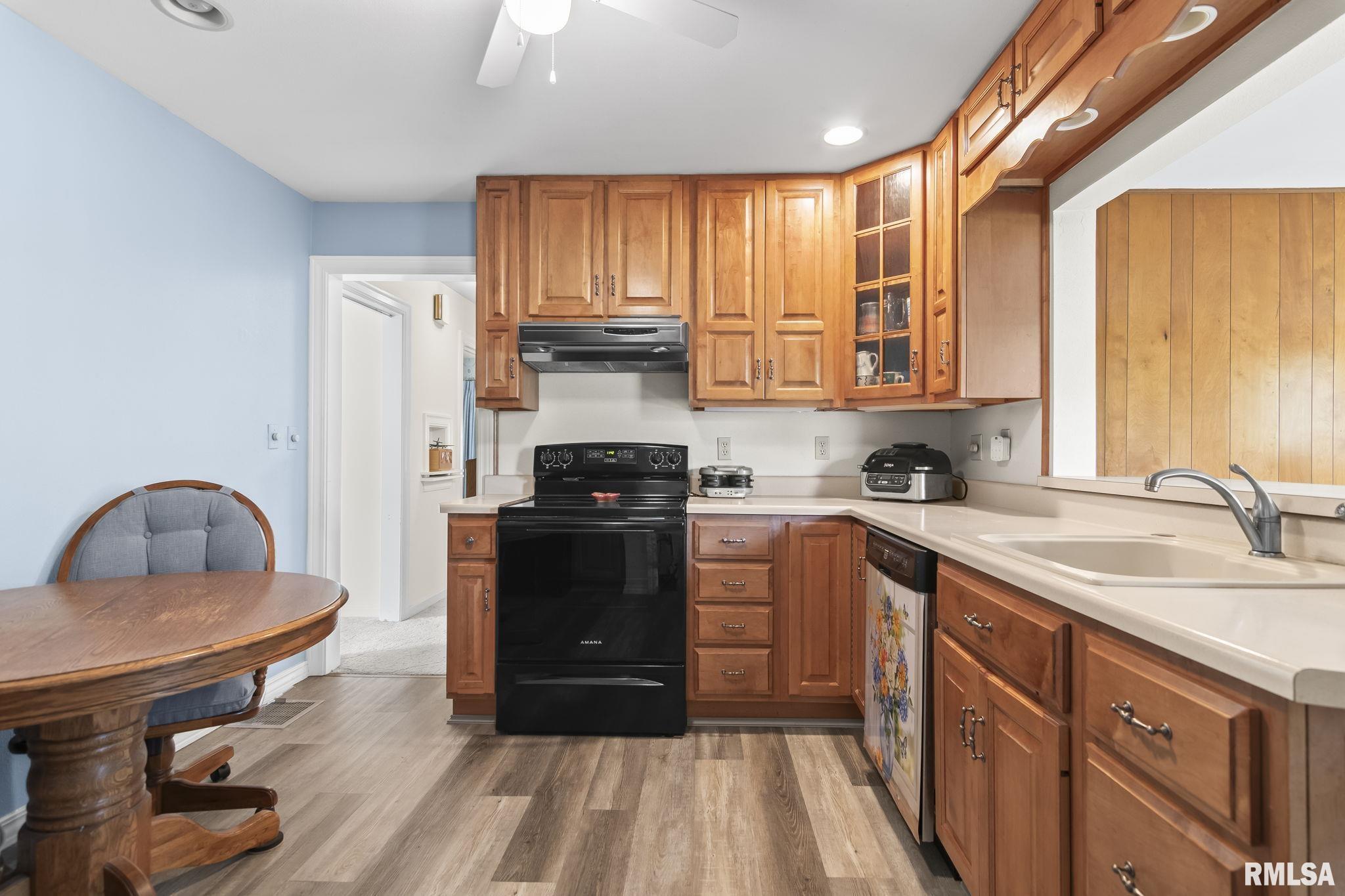 1801 Reed Avenue Springfield, IL 62704 - Photo 10 of 33 Gallery Image 10