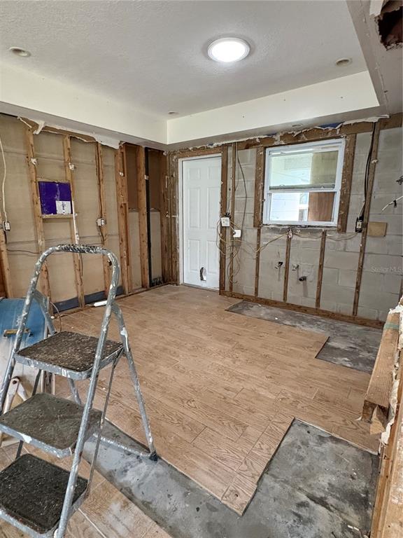 16 Palm Drive Yankeetown, FL 34498 - Photo 27 of 41 a spacious bedroom with a large bed and a dresser