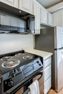 $299,000 | 2201 3rd Avenue, Unit 803, Seattle, WA 98121