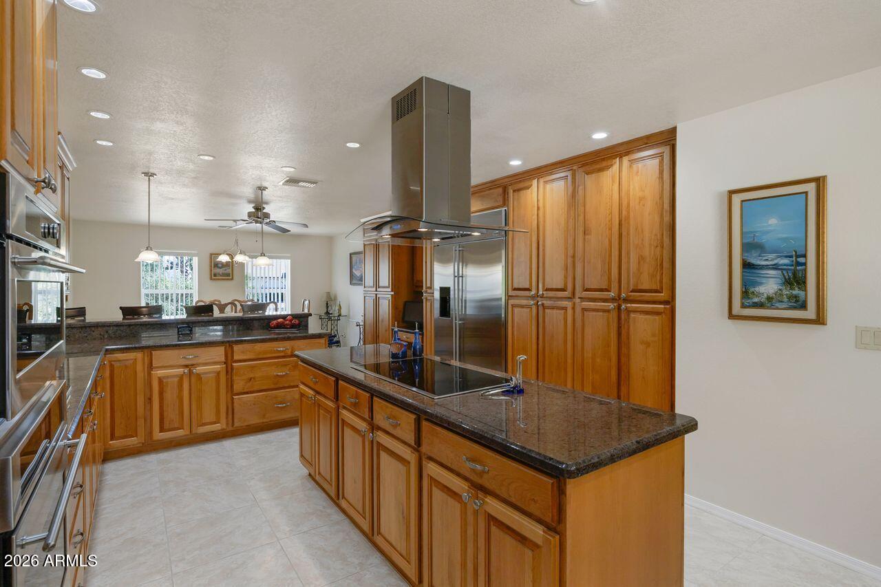 7618 West John Cabot Road Glendale, AZ 85308 - Photo 8 of 43 Custom kitchen