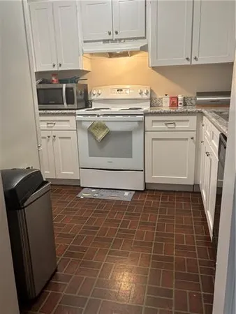 $1,400 | 1161 Lake Avenue, Unit 120, Metairie, LA 70005