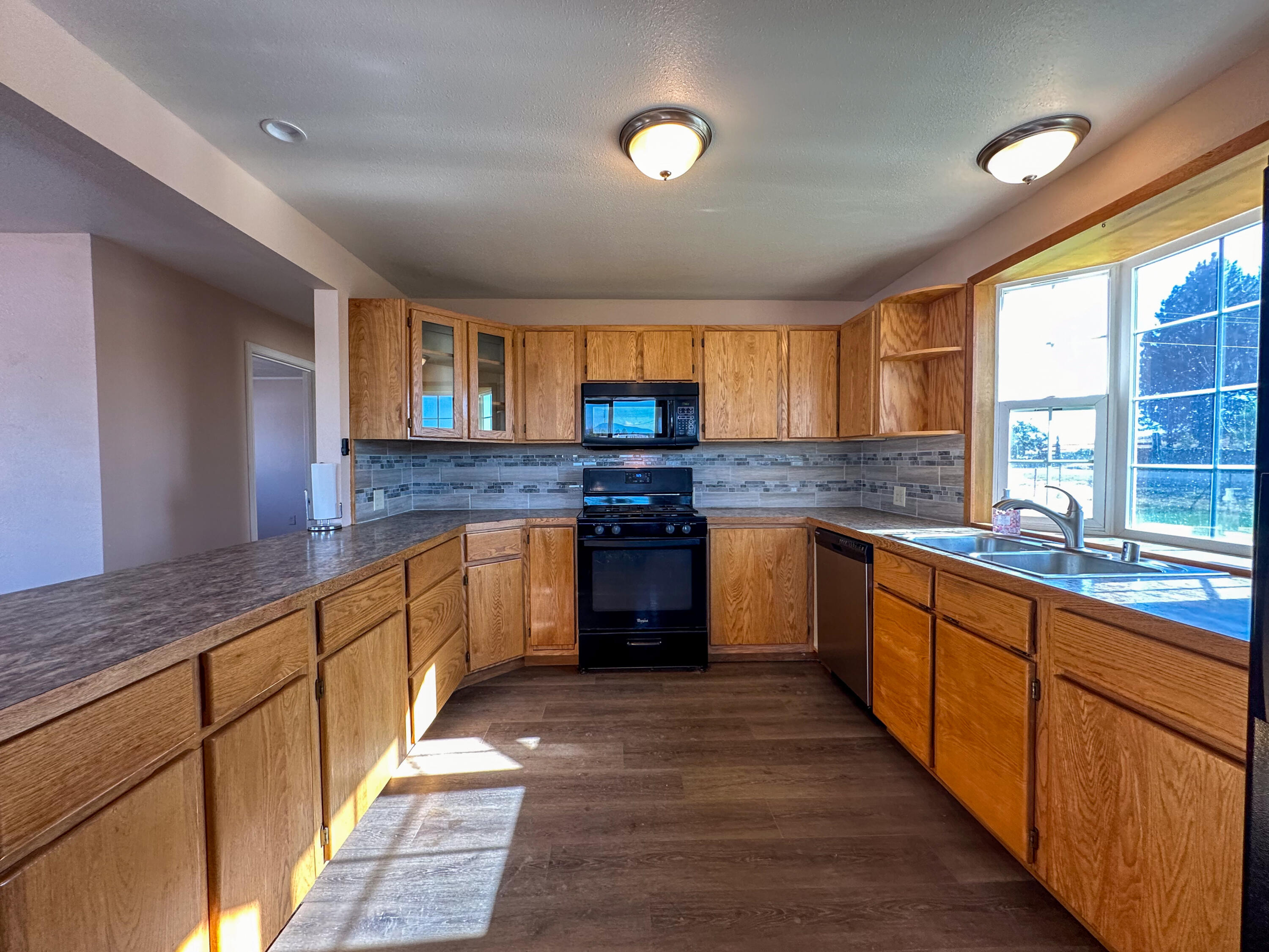 23939 Yellow Jacket Springs Road Beatty, OR 97621 - Photo 5 of 72 Kitchen