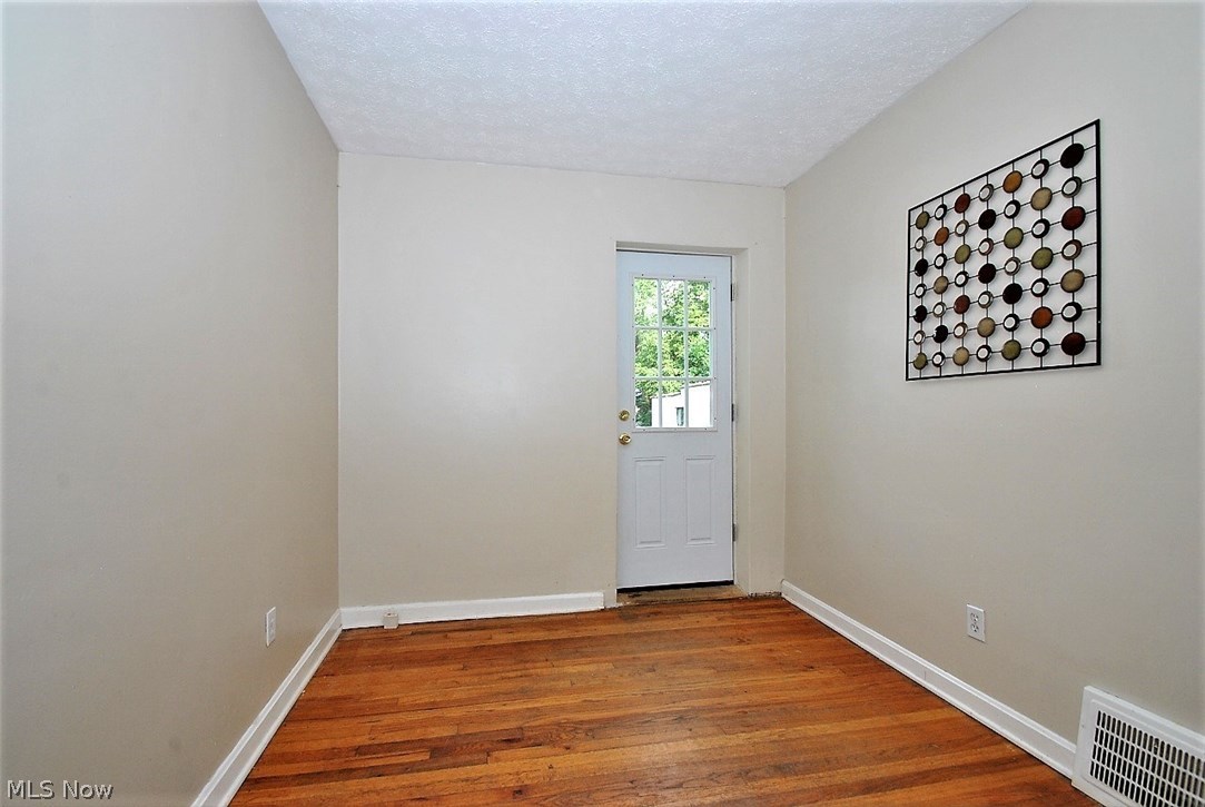 1567 Winchester Road Lyndhurst, OH 44124 - Photo 11 of 21