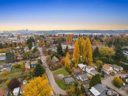 $950,000 | 702 South Director Street, Seattle, WA 98108