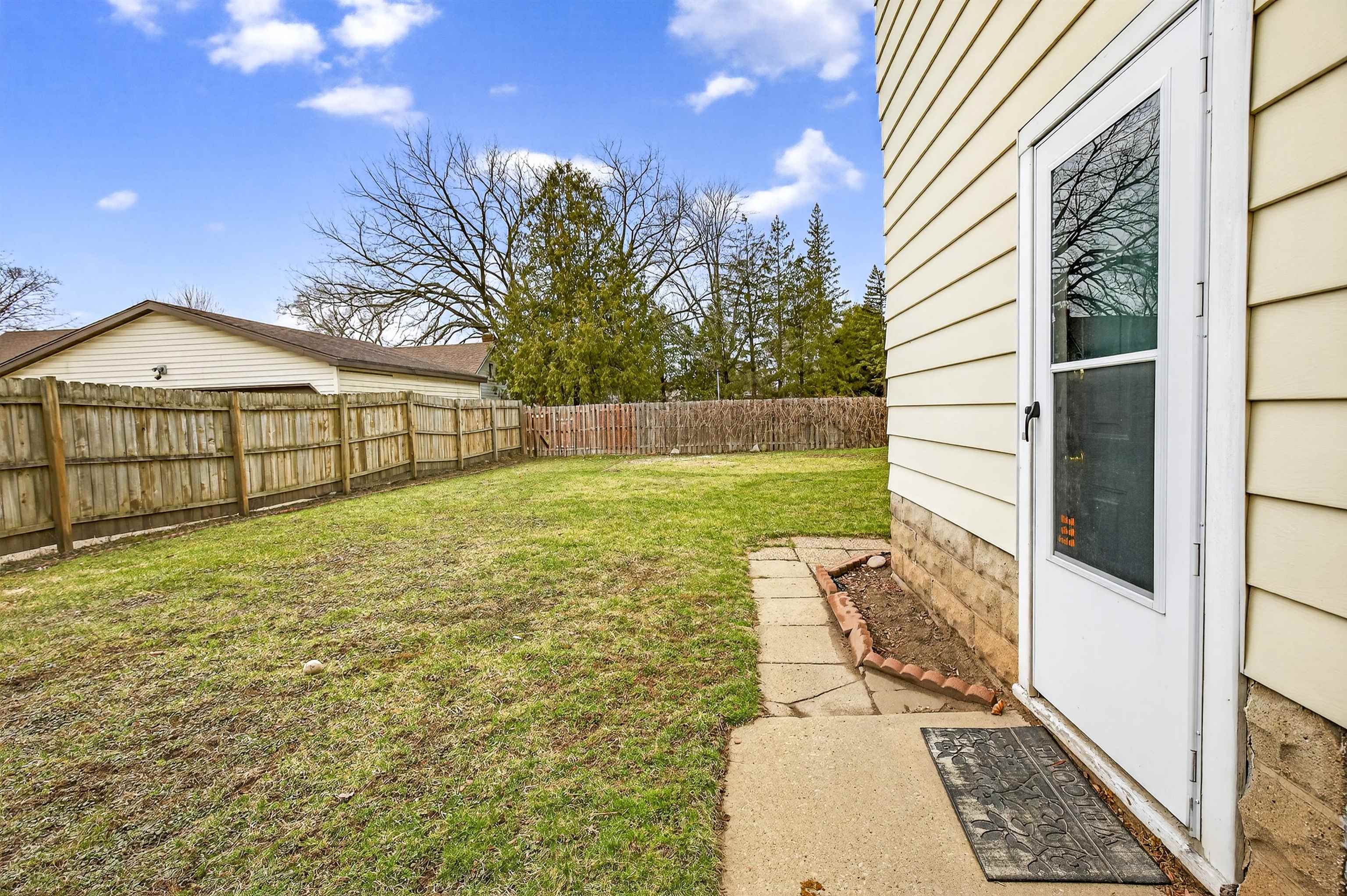 121 South Outagamie Street Appleton, WI 54914 - Photo 36 of 42