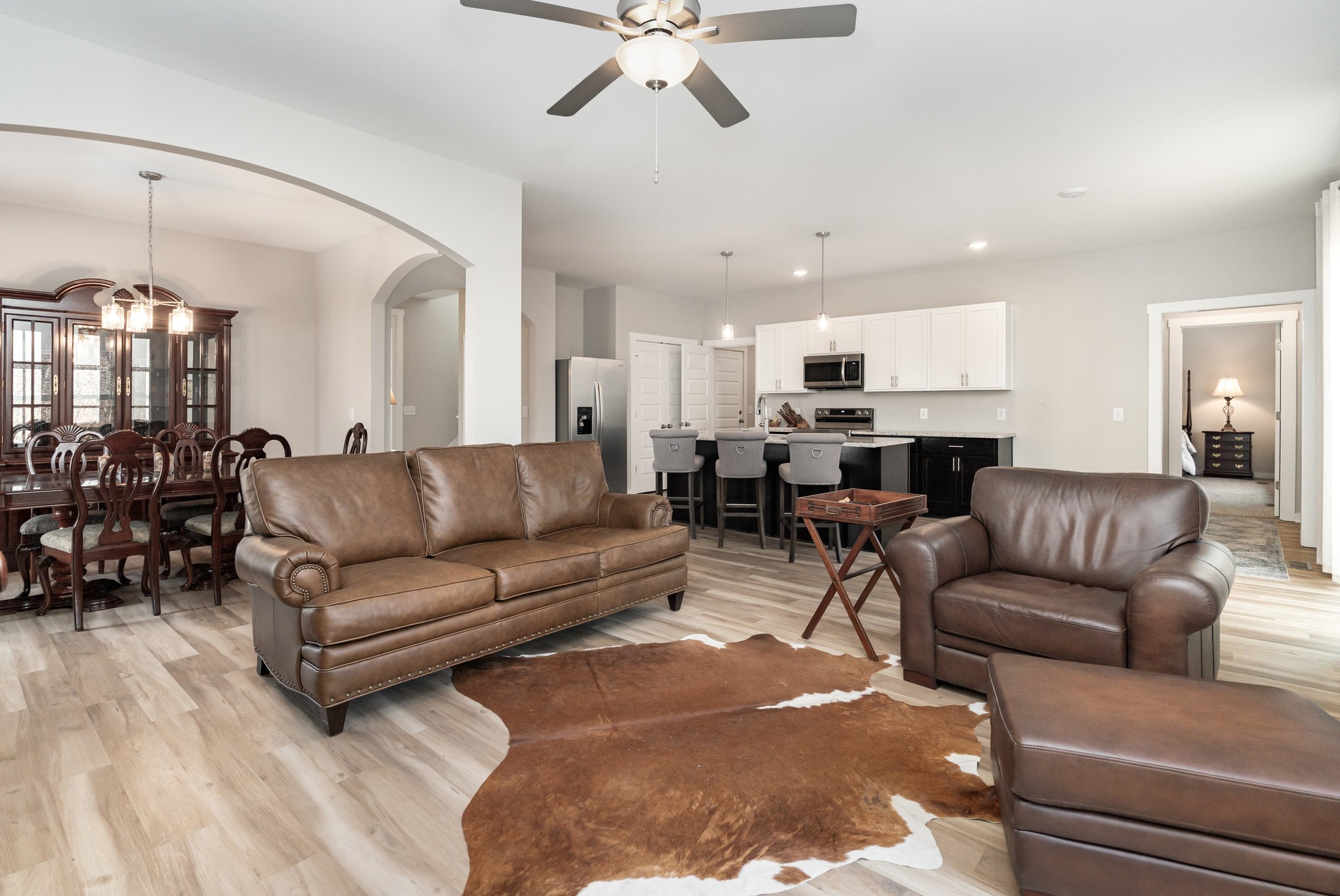 2074 Morgan Court Springfield, TN 37172 - Photo 6 of 24 a living room with furniture and kitchen view