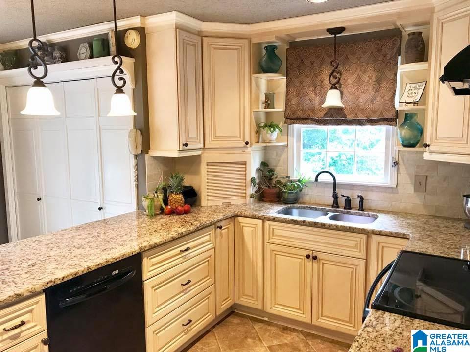2521 Chuchura Road Birmingham, AL 35244 - Photo 12 of 31