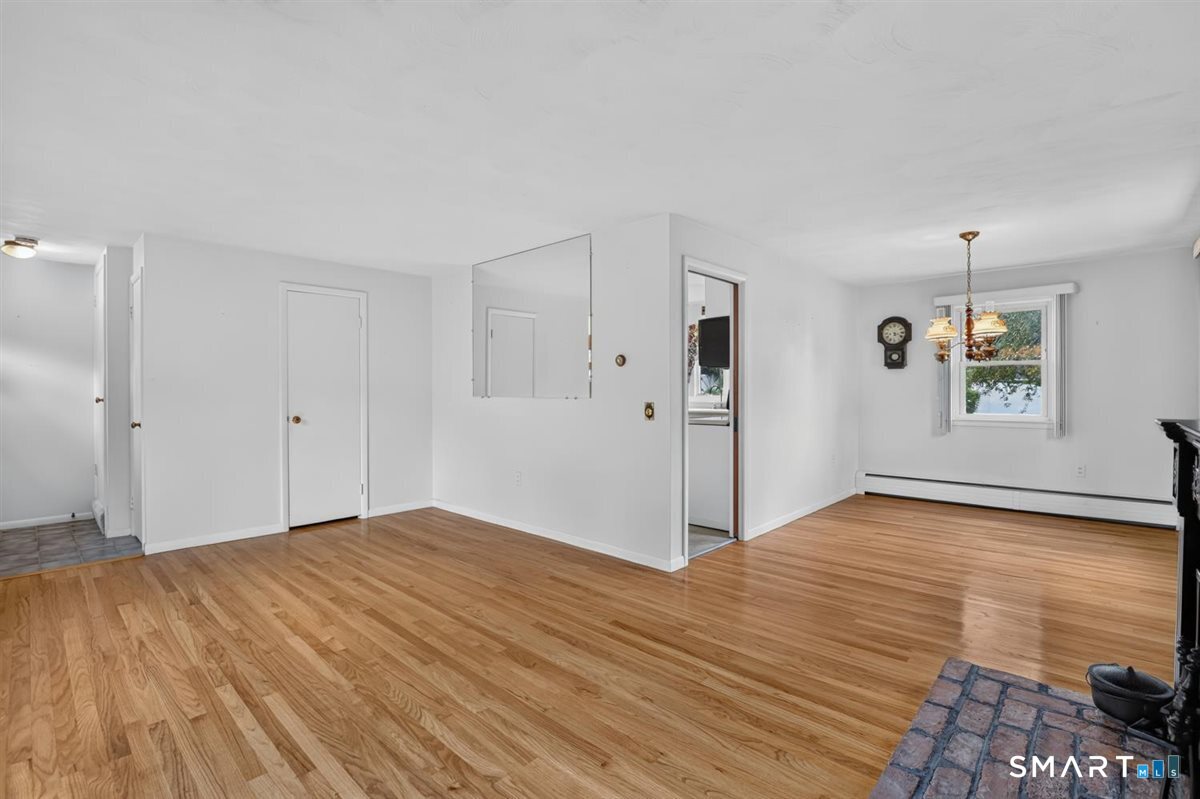26 Russell Road Meriden, CT 06450 - Photo 7 of 36