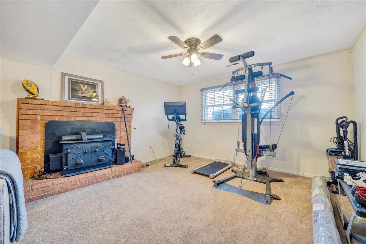 609 Lakeshore Terrace Road Hardy, VA 24101 - Photo 25 of 44 a view of a room with gym equipment