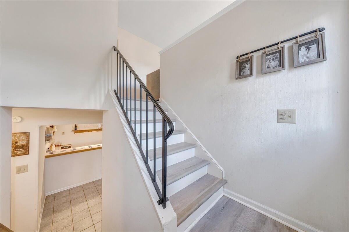 609 Lakeshore Terrace Road Hardy, VA 24101 - Photo 5 of 44 a view of entryway and hall