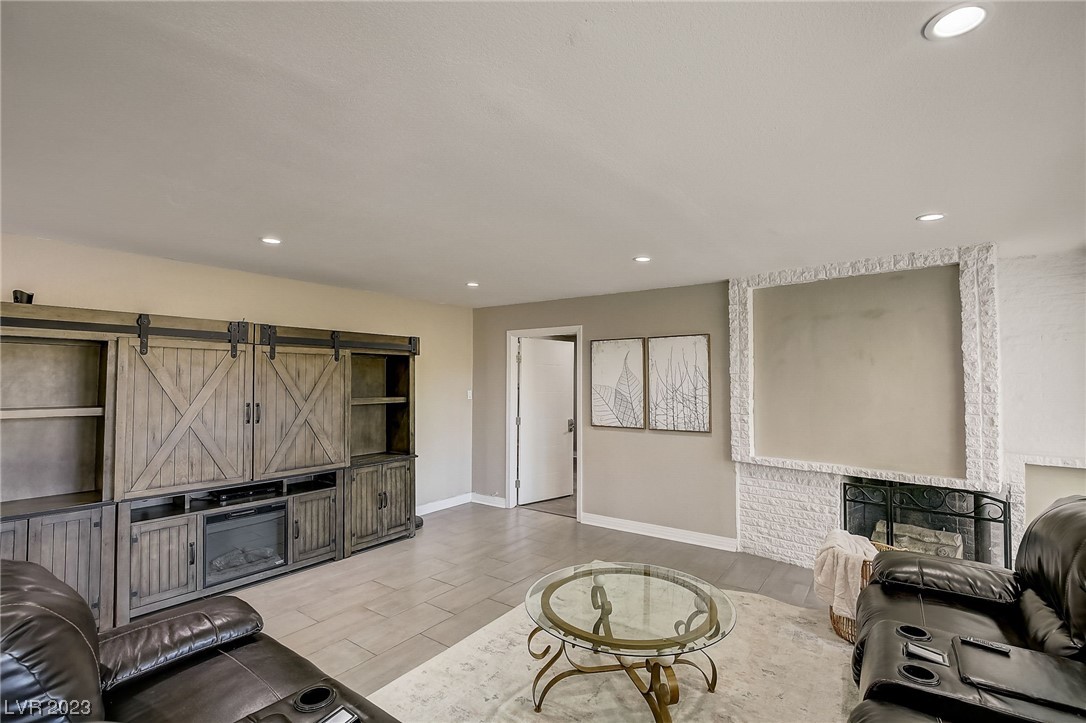 601 East Fairway Road Henderson, NV 89015 - Photo 3 of 54 Gallery Image 3