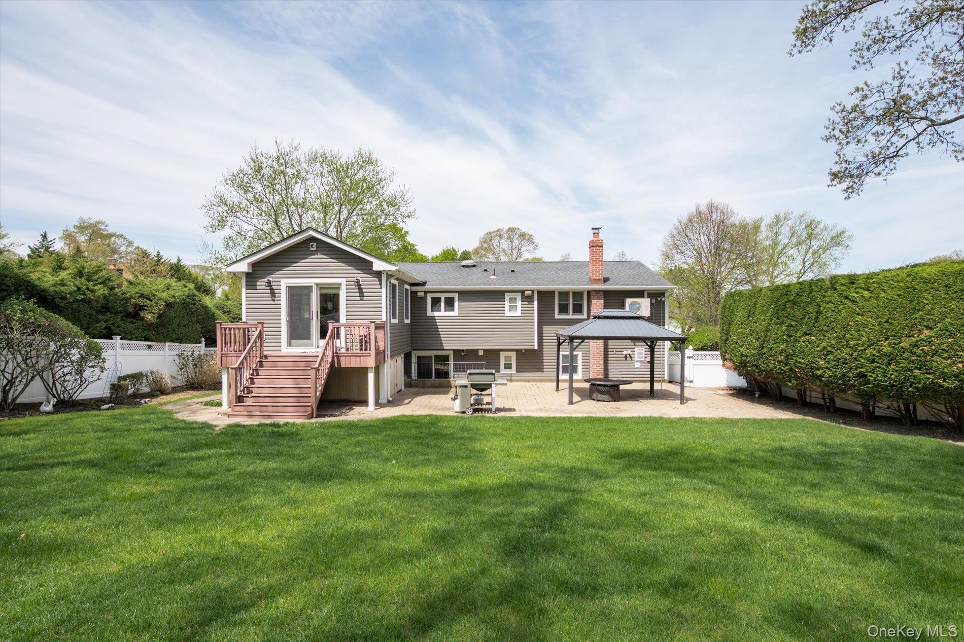25 Fisher Road Commack, NY 11725 - Photo 17 of 19