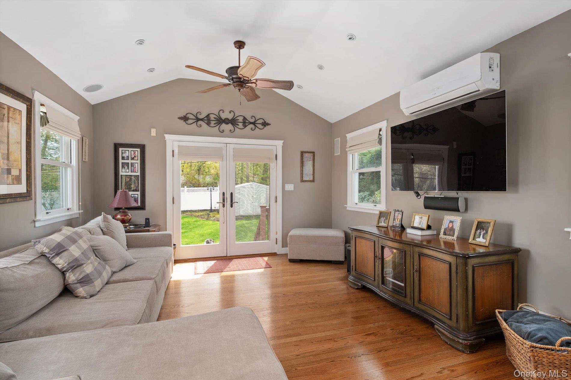 25 Fisher Road Commack, NY 11725 - Photo 6 of 19