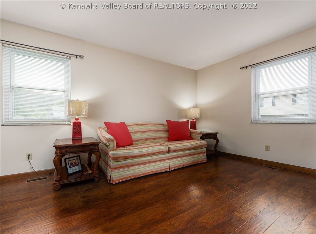131 Rolling Acres Road Winfield, WV 25213 - Photo 8 of 19 Gallery Image 8