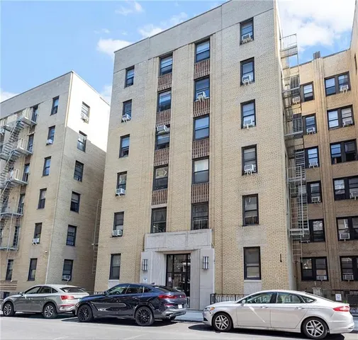 $429,000 | 3111 Brighton 1st Street, Unit 5C | Brighton Beach