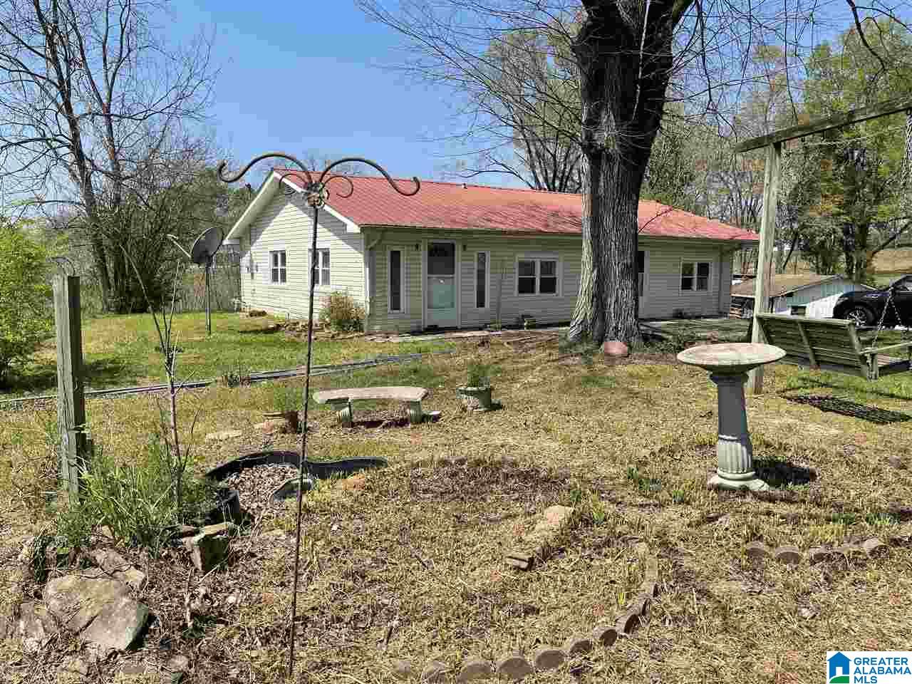 91 10th Street Ragland, AL 35131 - Photo 5 of 37