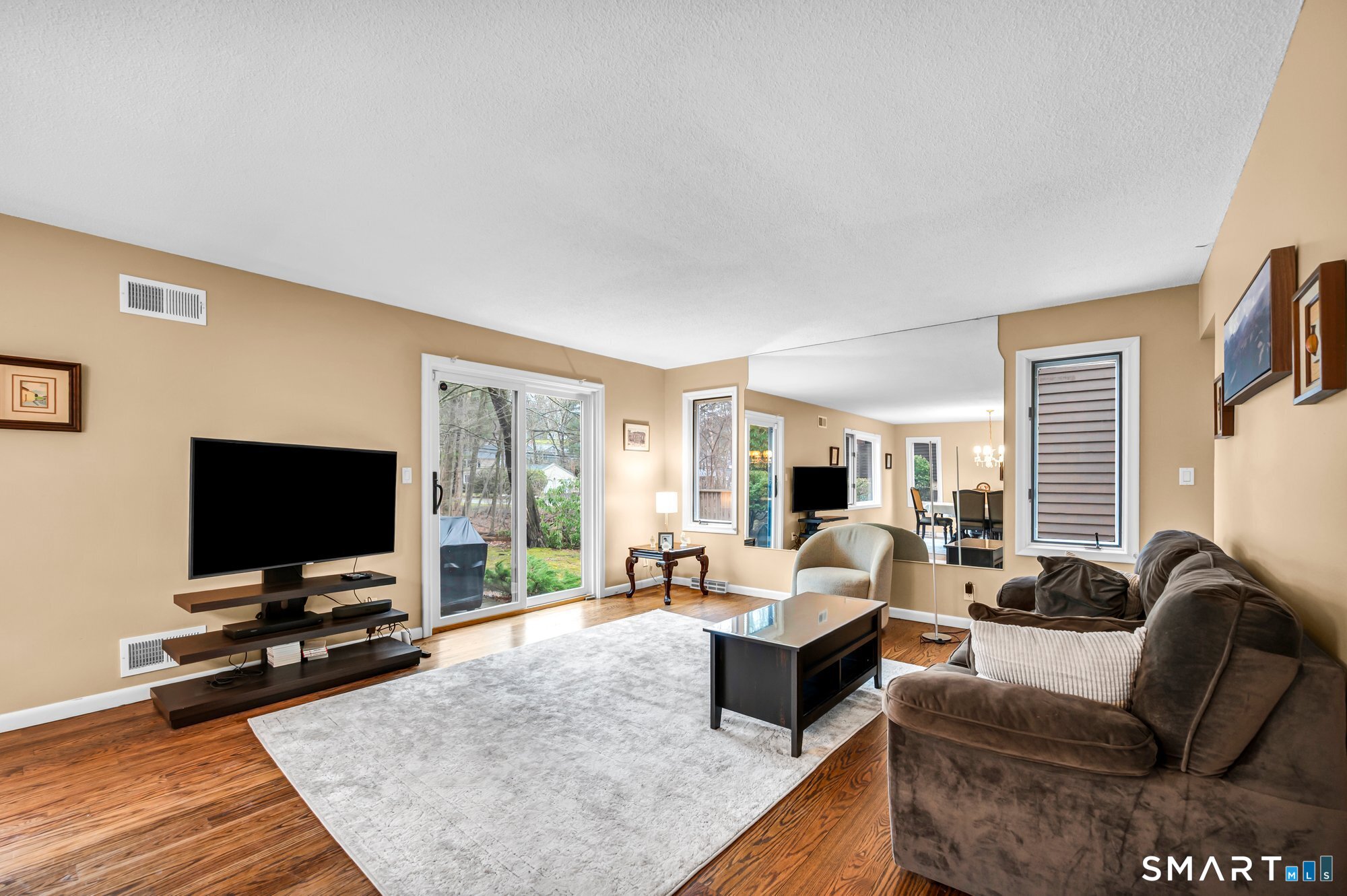 8 Ironwood Road West Hartford, CT 06117 - Photo 7 of 32