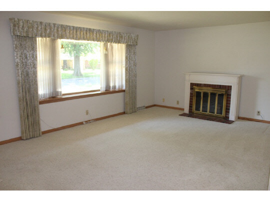 4536 Newcastle Road Rockford, IL 61108 - Photo 2 of 10 Gallery Image 2
