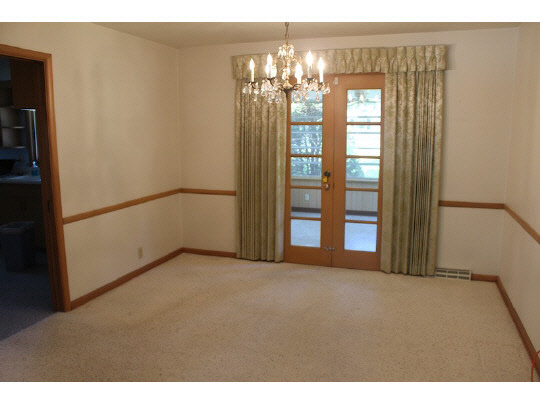 4536 Newcastle Road Rockford, IL 61108 - Photo 3 of 10 Gallery Image 3