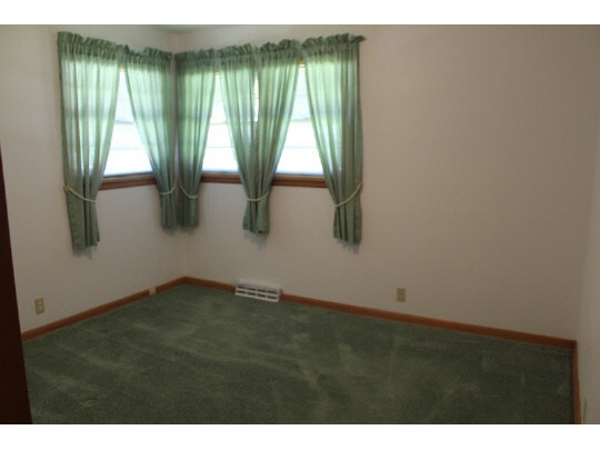 4536 Newcastle Road Rockford, IL 61108 - Photo 8 of 10 Gallery Image 8