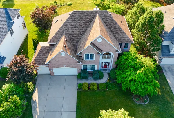 $798,000 | 523 Mallard Point Drive, North Aurora, IL 60542