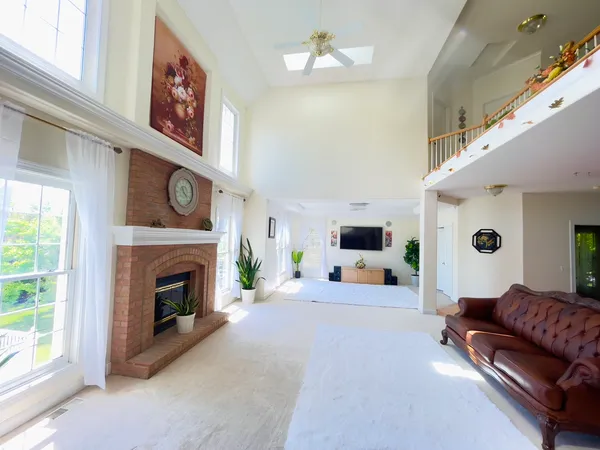 $798,000 | 523 Mallard Point Drive, North Aurora, IL 60542