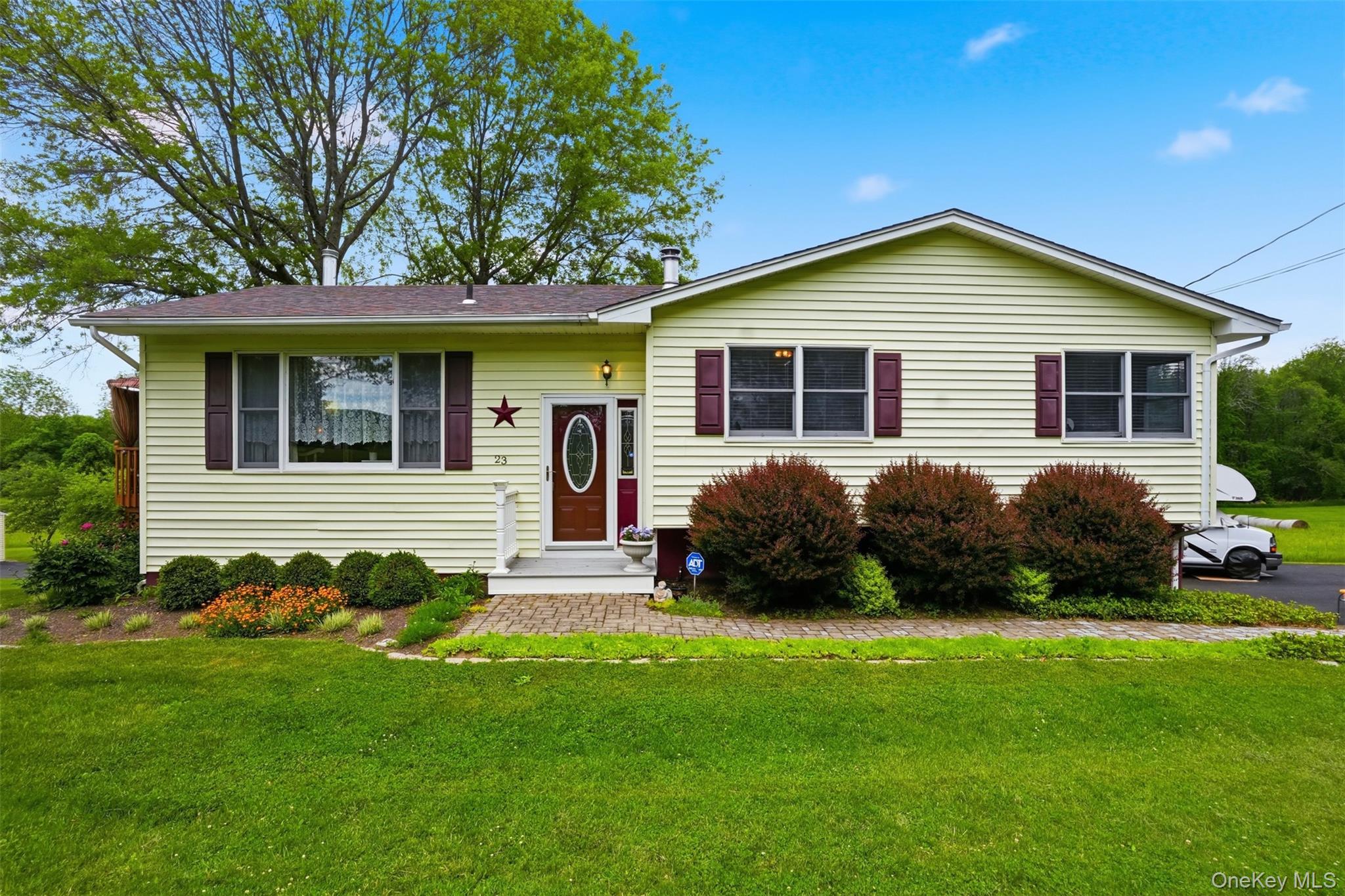 23 Old Cross Road Warwick, NY 10990 - Photo 2 of 34 If it's all about curb appeal, this home has it! Pride of ownership shows inside and out!
