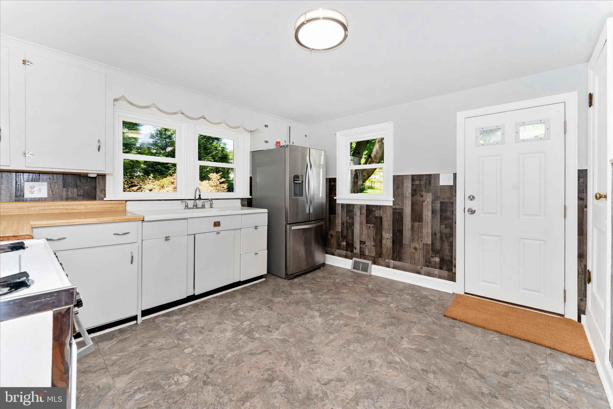 7716 Edgewood Church Road Frederick, MD 21702 - Photo 10 of 56 Kitchen