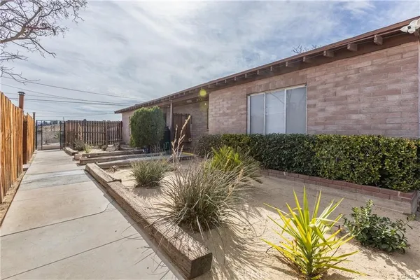 $899,000 | 15521 4th Street, Victorville, CA 92395