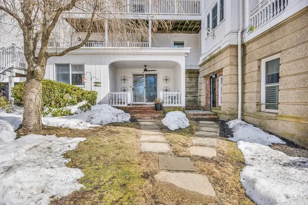 $399,900 | 1401 Great Pond Road, Unit 3, North Andover, MA 01845