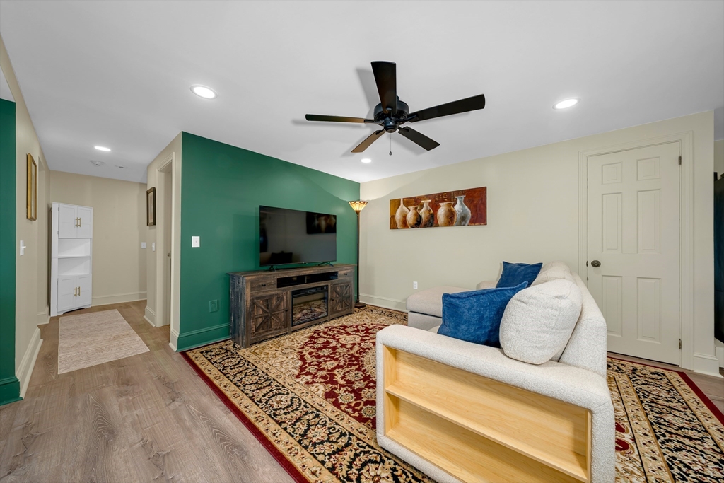 1401 Great Pond Road, Unit 3 North Andover, MA 01845 - Photo 13 of 41