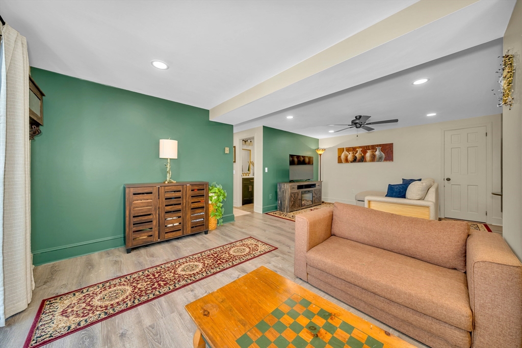 1401 Great Pond Road, Unit 3 North Andover, MA 01845 - Photo 16 of 41